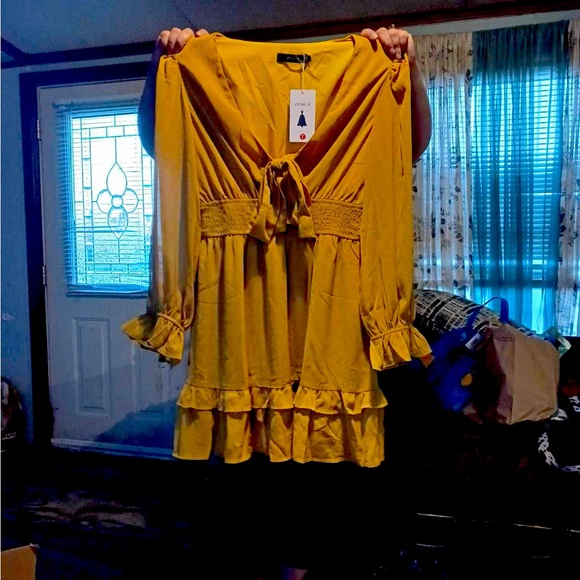 Dress - Picture 1 of 1